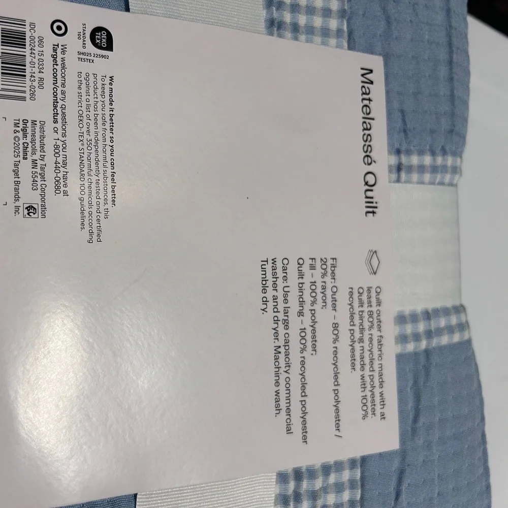 Room Essentials Twin/Twin XL Matelassé Quilt lightweight blue plaid pattern new